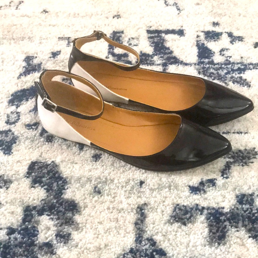 BCBGeneration Black/white Patent Leather Flats